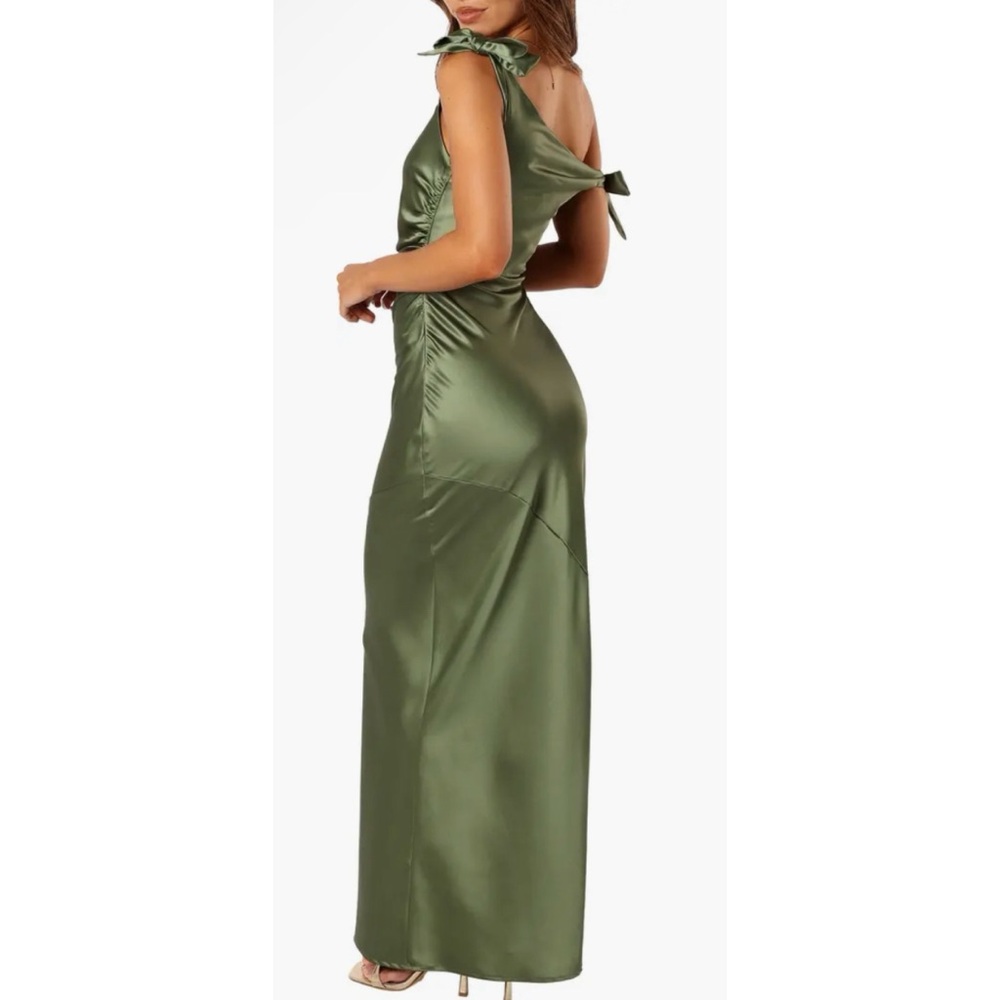 PETAL & PUP Selma One-Shoulder Satin Gown 💖NWT IN STORES💖 - Picture 3 of 4